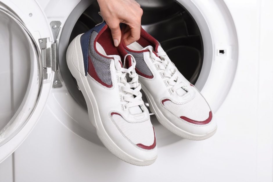 تمیز کردن کفش سفید با لباسشویی