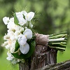 3 روش تزئین و پیچیدن دسته گل با پارچه کنفی